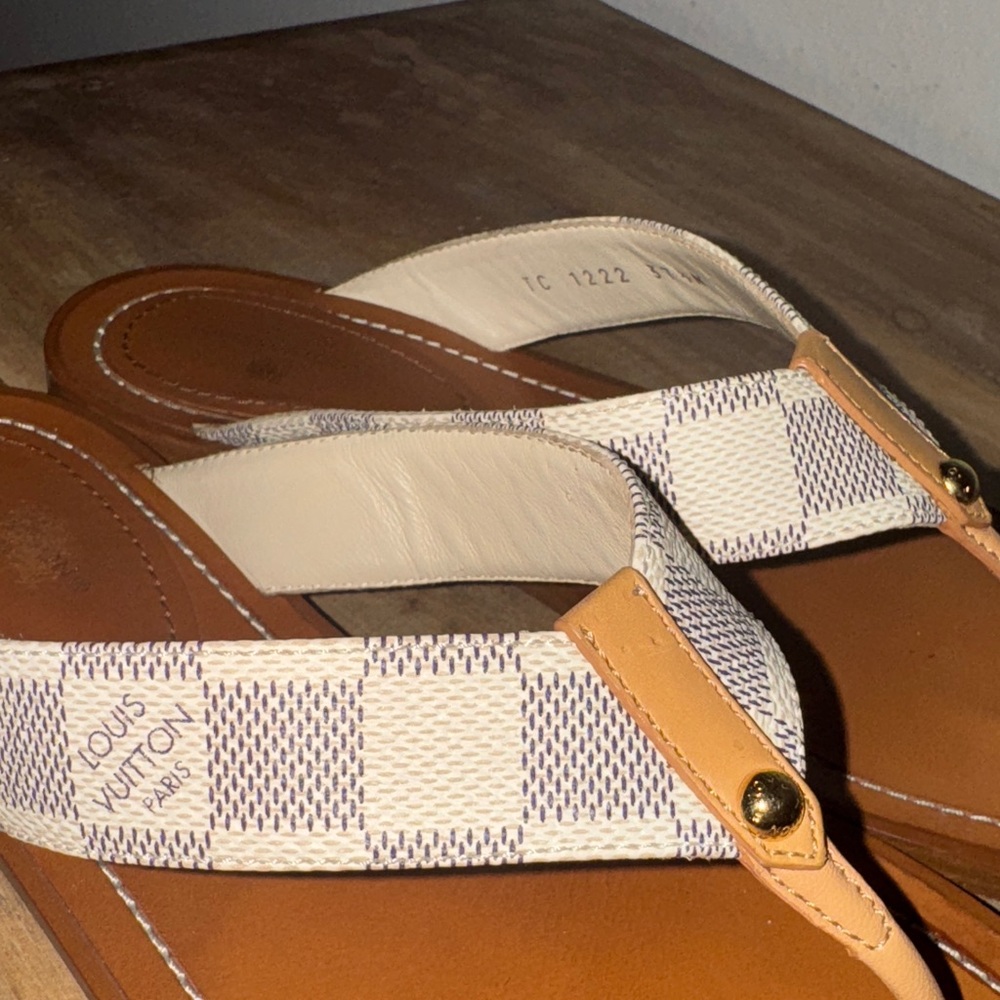 Checkered Tan and White Sandals - Picture 5 of 11